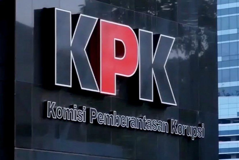 kasus dugaan suap di btp kelas i bandung kpk jadwalkan pemeriksaan 3 asn 68462