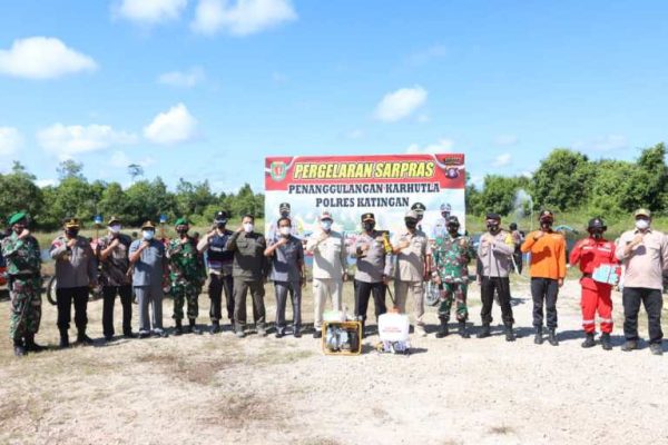 katingan siap tempur karhutla kapolda kalteng cek kesiapsiagaan personil dan sarpras 18352