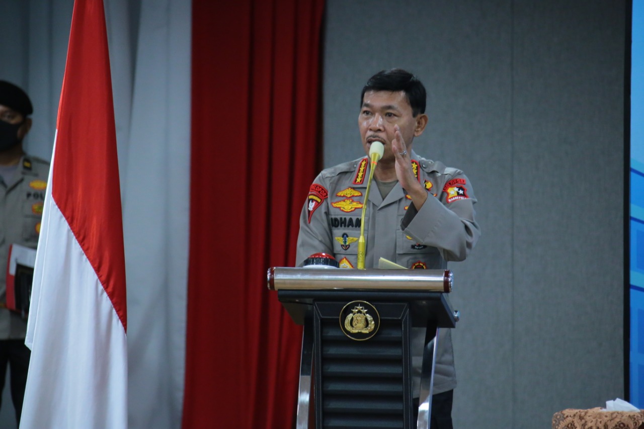 kejar kelompok mit kapolri perintahkan kapolda sulteng berkantor di poso 32806