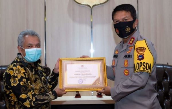 kelola anggaran dengan baik polda kalsel sabet penghargaan dari kanwil dirjen perbendaharaan 32515