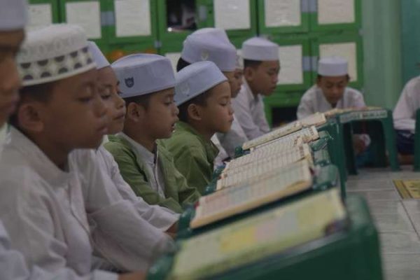 kemenag terbitkan panduan petunjuk ramah anak di pesantren 71278
