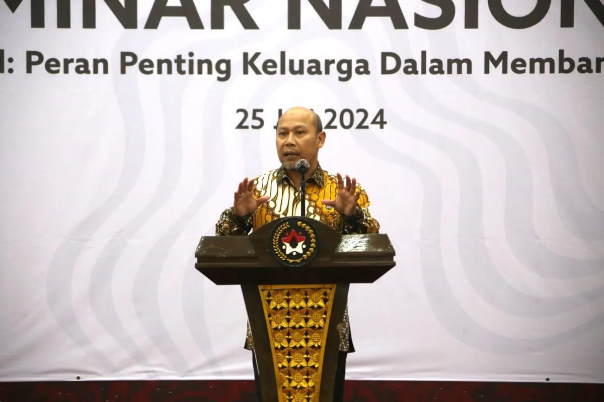 kemenko pmk keluarga berperan penting bangun karakter di era transformasi digital 76896