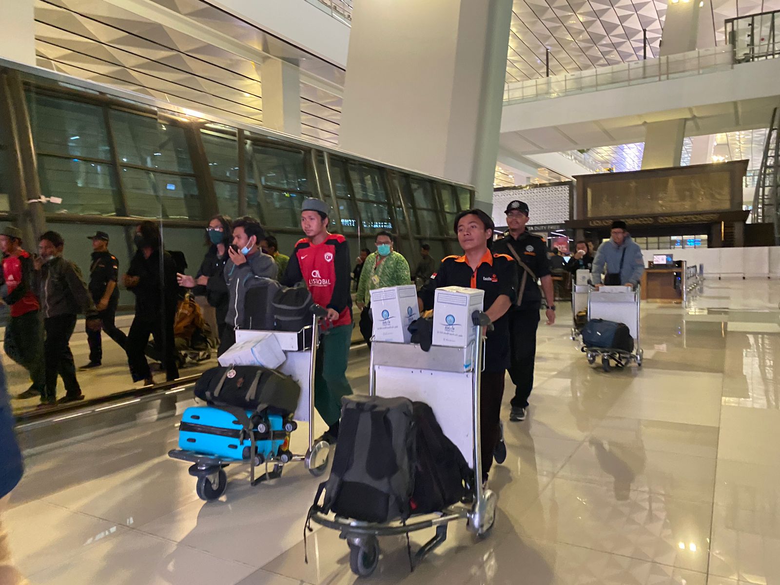 kemenlu 929 wni yang dievakuasi dari sudan telah kembali pulang ke tanah air 57603