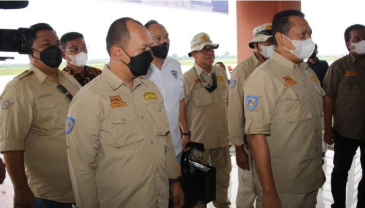 kepengurusan imi jambi akan dilantik kapolda dan rombongan sambut kedatangan ketua mpr ri di bandara 23220