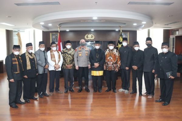 ketua lkaam sumbar silaturahmi dengan kapolda sumbar ini yang dibahas 20926