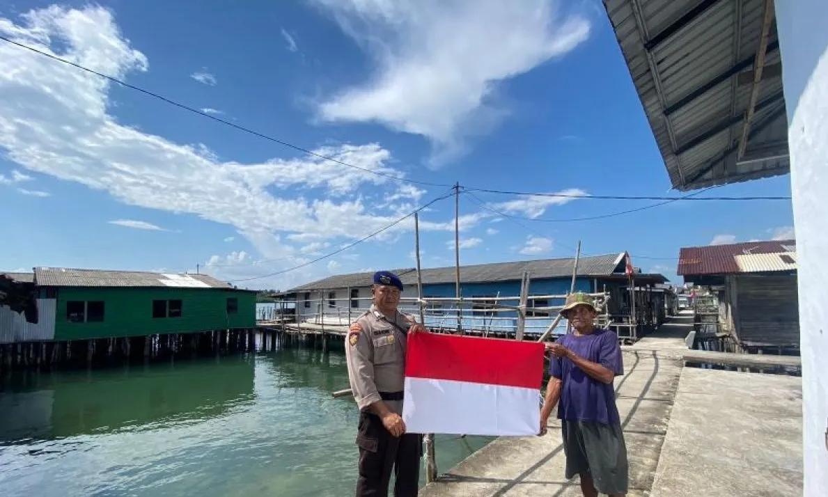 kibaran bendera merah putih di pulau terluar batam 62082