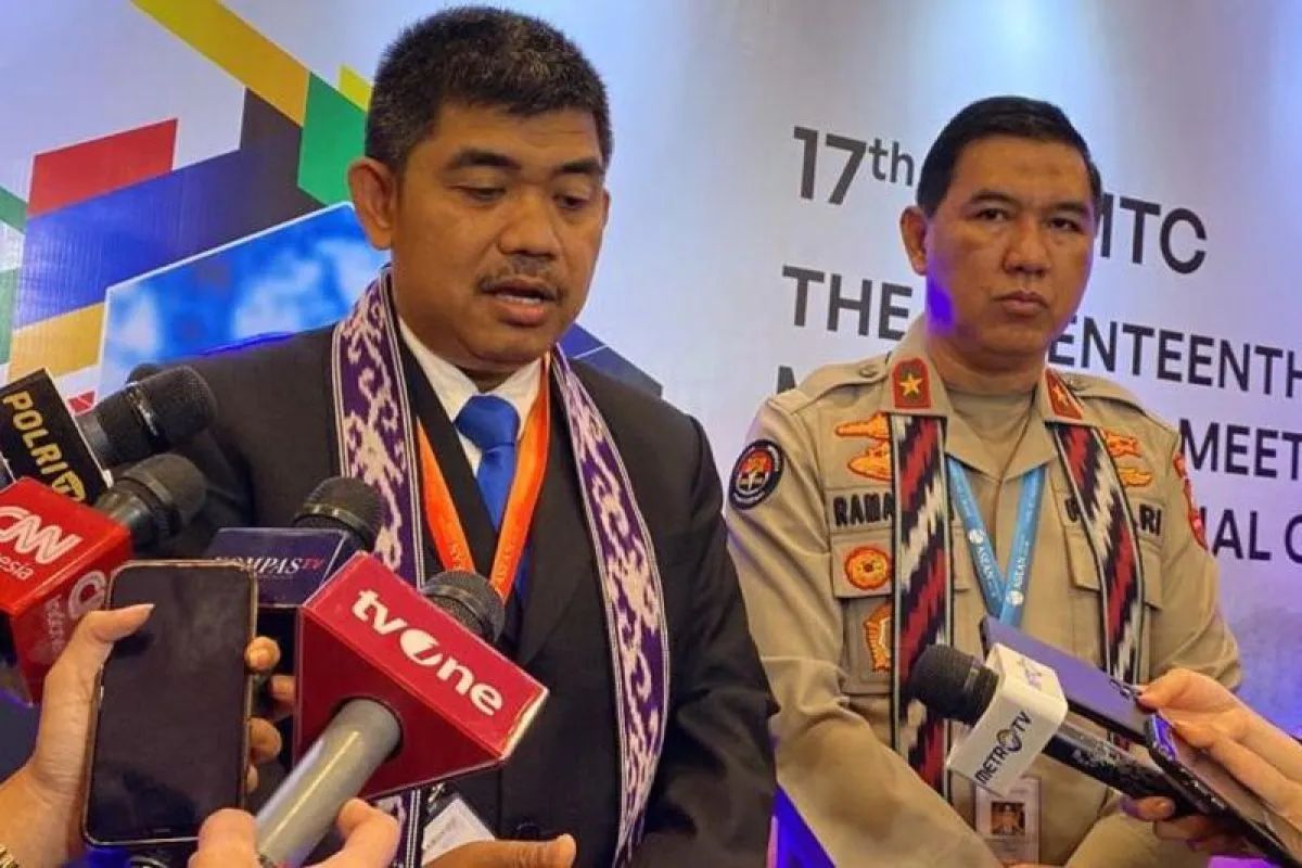 komitmen berantas terorisme polri tingkatkan kerja sama dalam ammtc 62584
