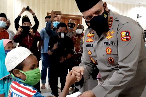 komjen pol drs paulus waterpauw harap masyarakat papua terima vaksinasi covid 19 30771
