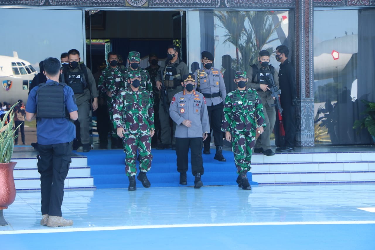 kompak sinergi kapolri dan panglima tni kunjungan kerja ke kabupaten tojo unauna sulteng 28629