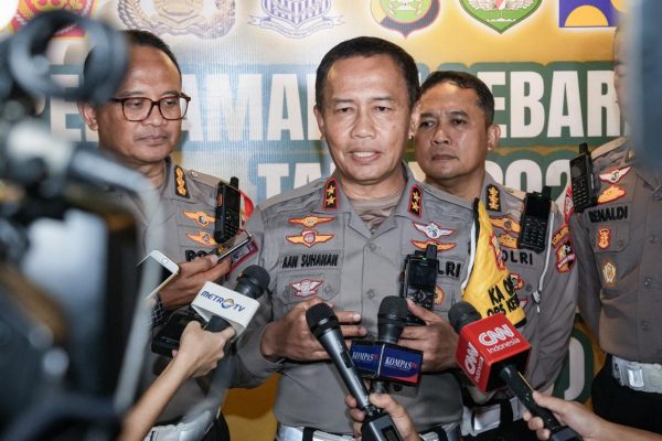 korlantas polri berlakukan one way pukul 21 30 wib 72273