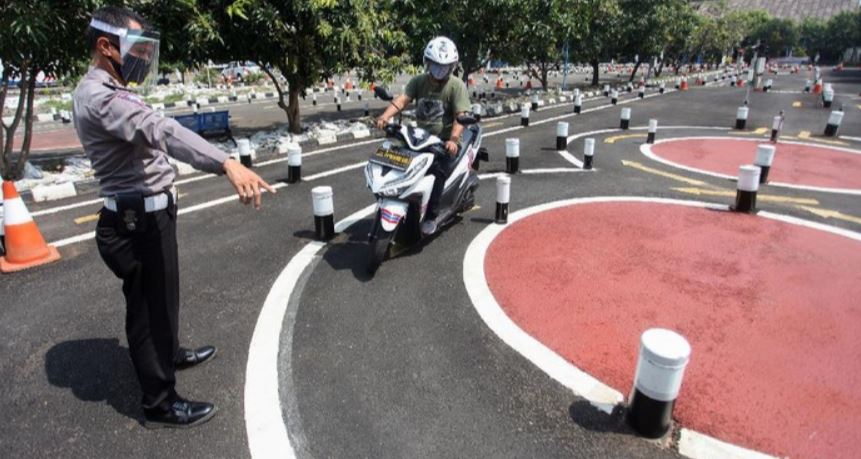 korlantas polri tegaskan ujian praktek sim c sudah sesuai standar 20364