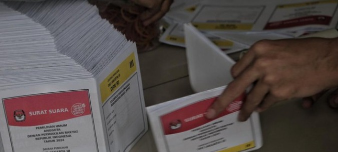kpu sidoarjo temukan 3 ribu surat suara pileg 2024 rusak 68514