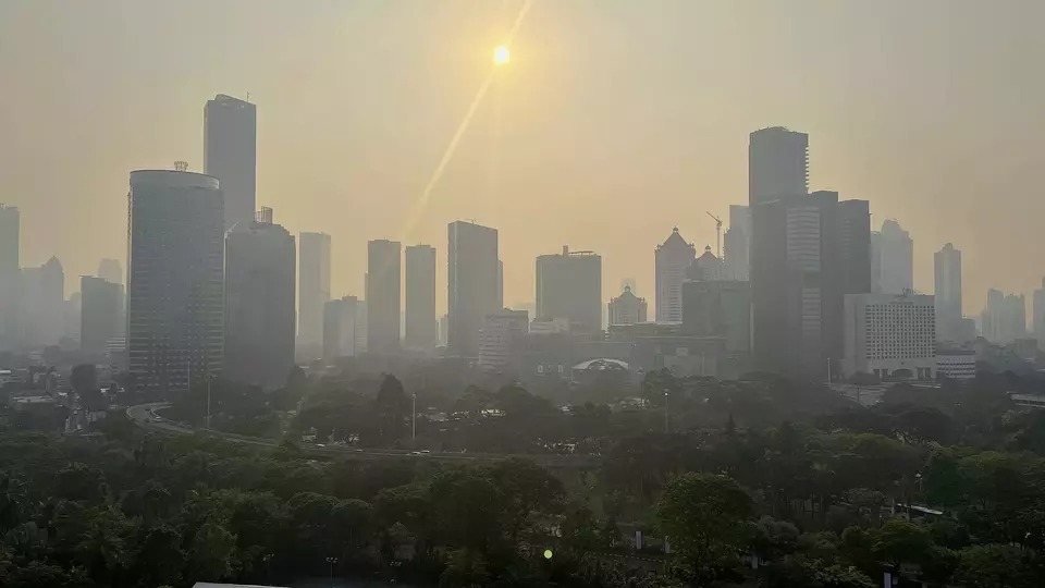 kualitas udara jakarta memasuki posisi lima terburuk di dunia 72736