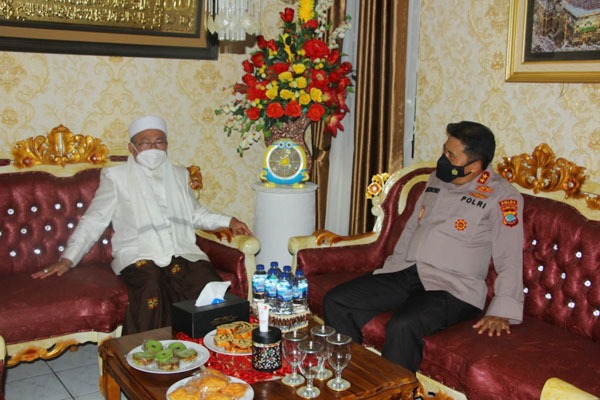 kunjungi ketua mui kapolda sulut ajak peran ulama menjaga kamtibmas 9931