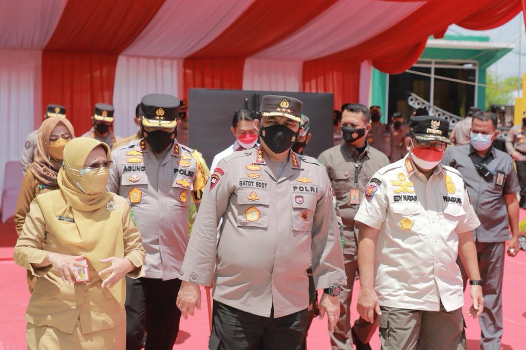 kunjungi lokasi isoter wakapolri semangati pasien rawat 26744