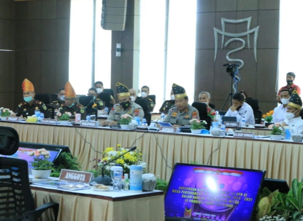 kunjungi polda sumbar komisi iii dpr ri bahas perkembangan situasi kamtibmas 13087