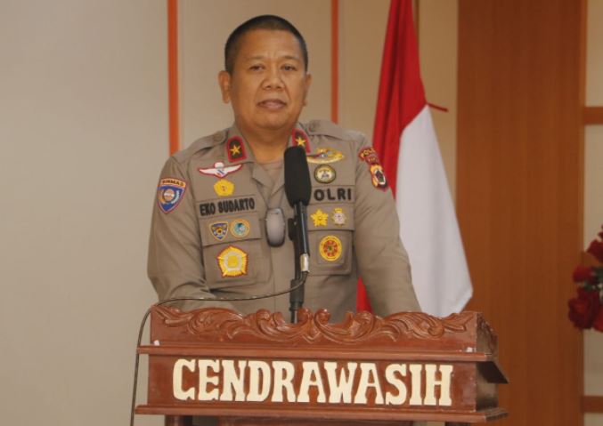 kunjungi polres mimika wakapolda papua berikan arahan tentang 9283