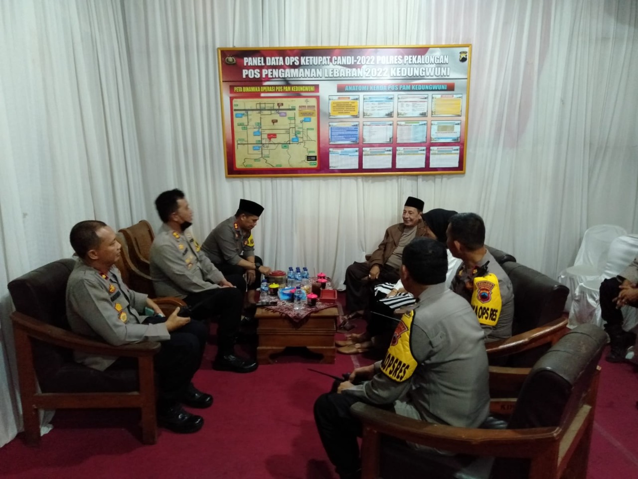 kunjungi pos pam kedungwuni habib lutfi bin ali bin yahya apresiasi pihak kepolisian 46510