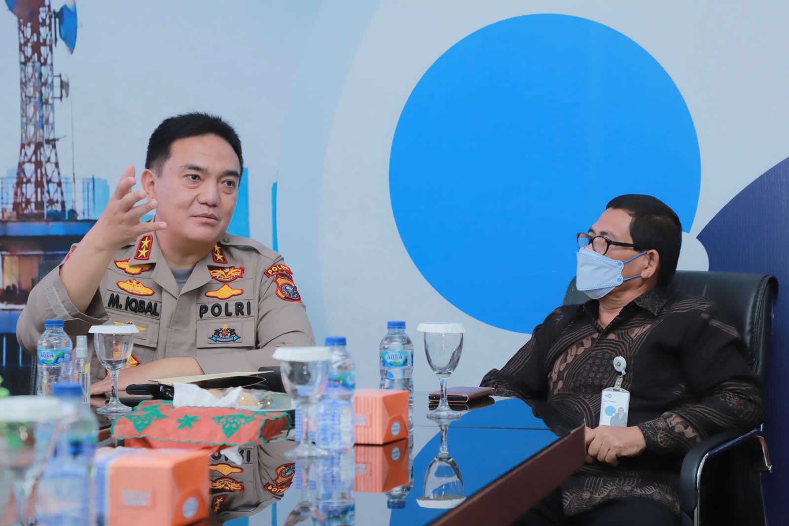 kunjungi tvri riau kepri kapolda riau sebut hubungan polisi dan media tidak terpisahkan 22800