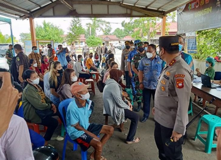 kunker ke bengkayang kapolda kalbar minta kapolres kejar target vaksinasi 34479