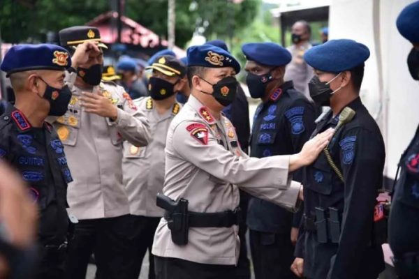 kunker ke makosat kapolda maluku ajak personel brimob jaga aman dari negara 18249