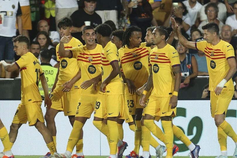 la liga 2024 2025 valencia harus takluk 1 2 dari barcelona 77769
