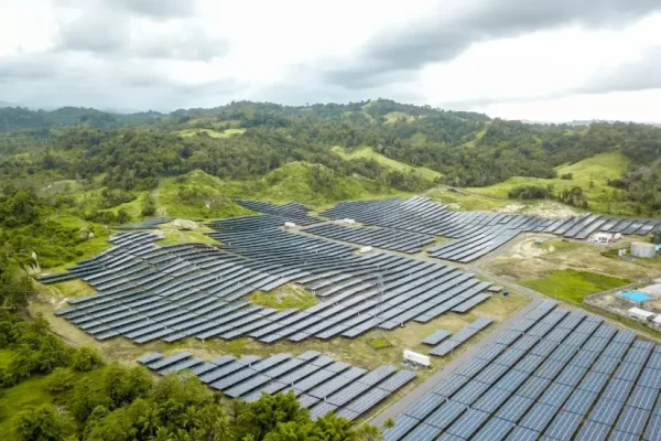 ladang panel surya di manado