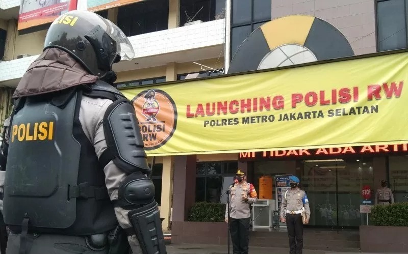 lemkapi apresiasi program polisi rw sarana polisi dekat dengan masyarakat 58551