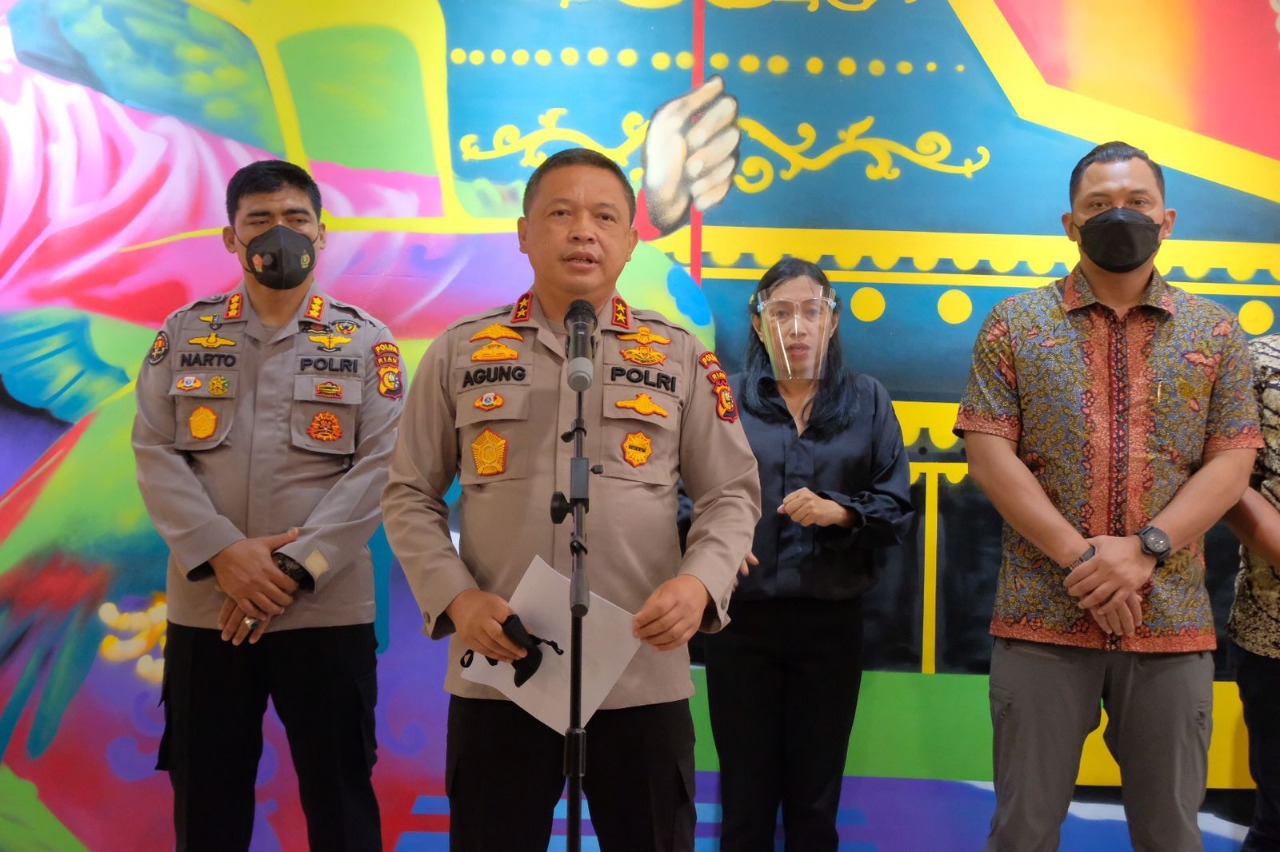 mabes polri kirimkan bantuan helikopter untuk polda riau atasi ilegal logging 25049
