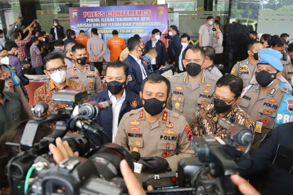 make a fraud of 208 members and raise idr 2 billion central java regional police arrest manager of bulging online rotating fund and lottery club 43261