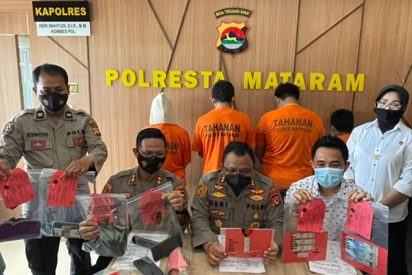 mataram police arrest four suspects of abortion crime 45723