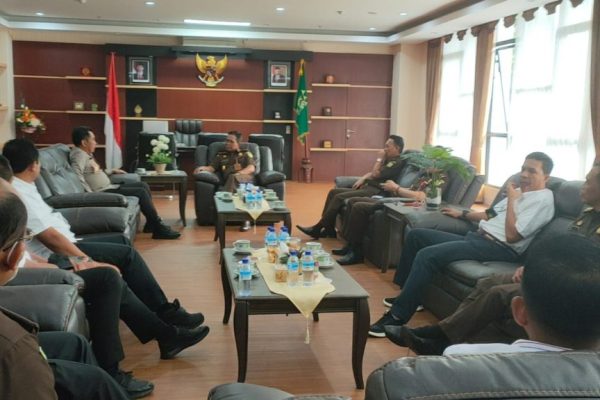 membangun ntb yang lebih gemilang dengan penegakan hukum yang berkeadilan tegas dan transparan kapolda kunjungi kejati 22741