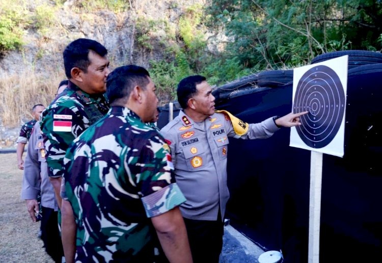 mempererat sinergitas tni polri di ntt kapolda ntt hadiri fun shooting bersama di mako lantamal vii 74986