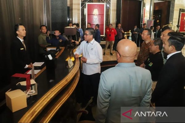 menaker tegaskan pentingnya penerapan norma ketenagakerjaan untuk lindungi hak pekerja 82437