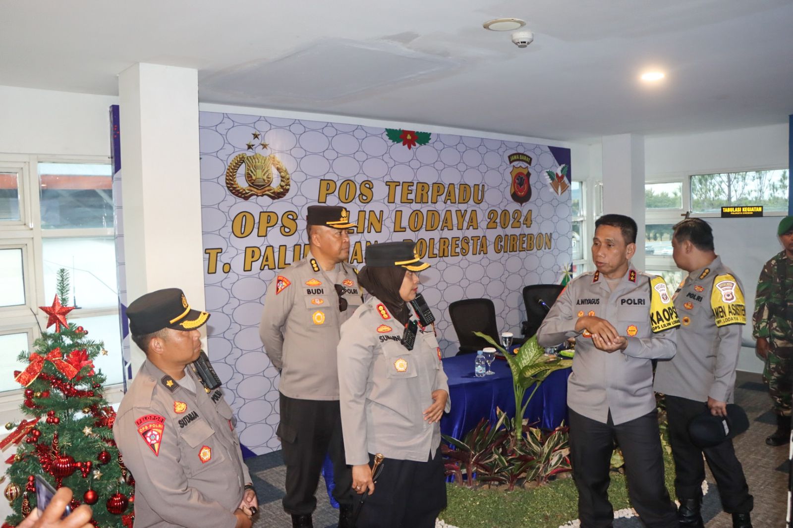 menjelang libur nataru polda jabar menyiapkan rekayasa contra flow di tol 82199
