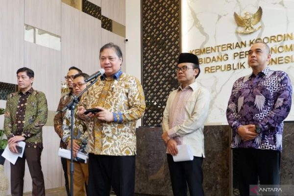 menko airlangga pemerintah tak naikkan harga bbm imbas konflik iran israel 72713