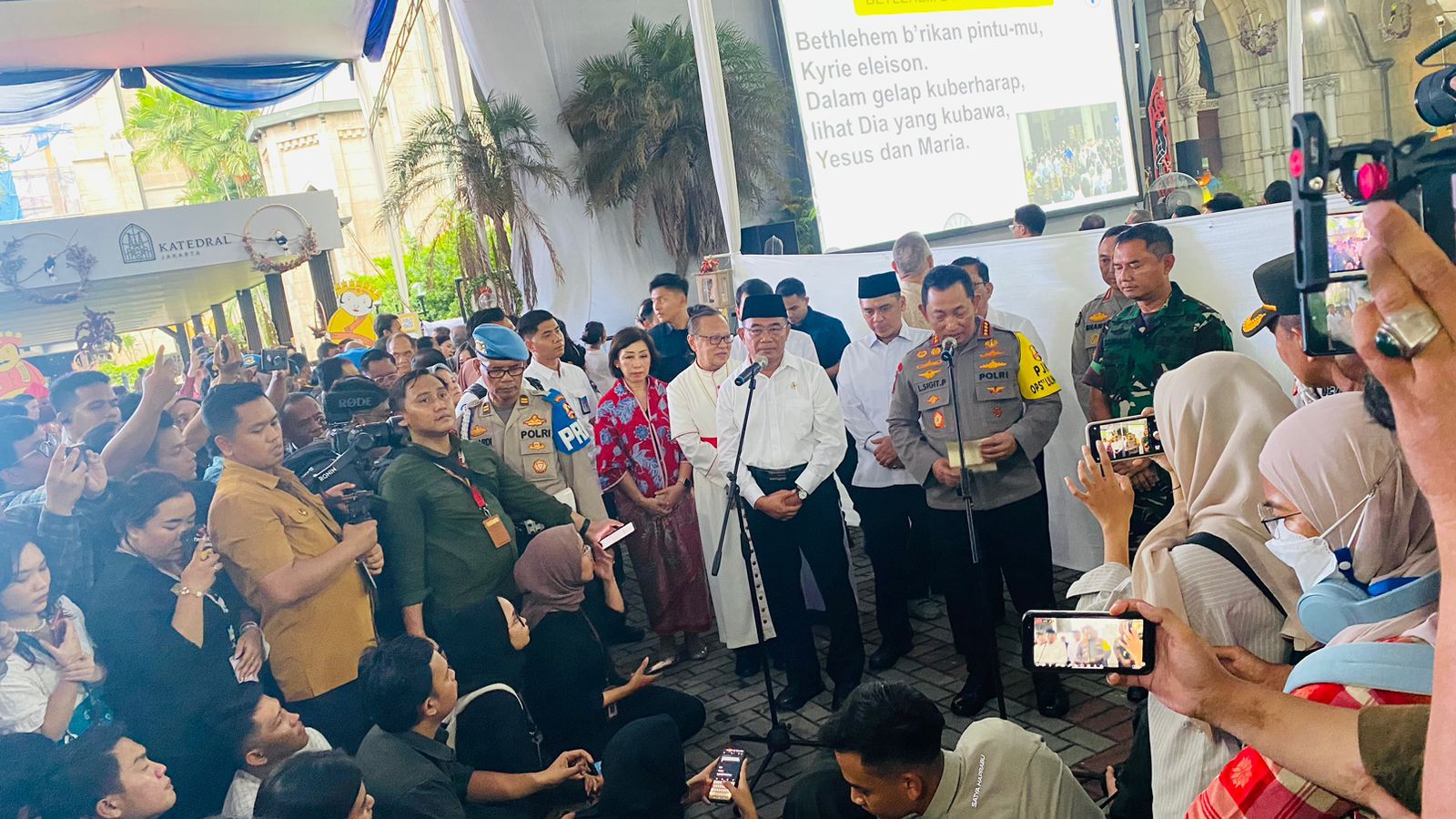 menko pmk kesejahteraan tempat ibadah bawa indonesia gapai cita cita 68049