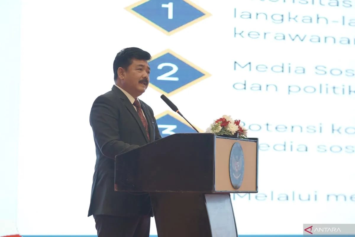 menko polhukam minta jajarannya kerja sama dengan media untuk tangkal hoaks pilkada 78439