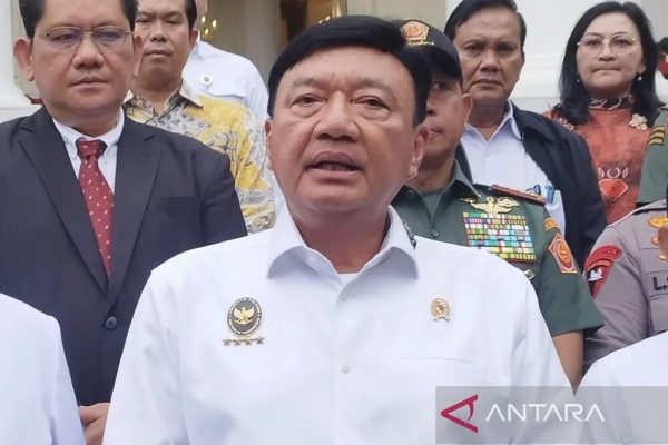 menko polkam pastikan libur natal tahun baru berlangsung aman 82358