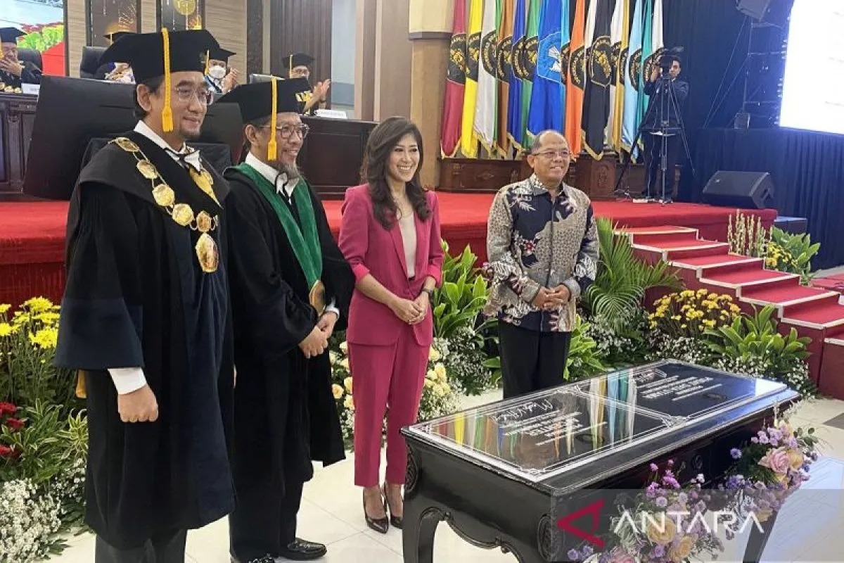 menkomdigi ingatkan pengembangan ai harus inovatif dan bertanggung jawab 82777