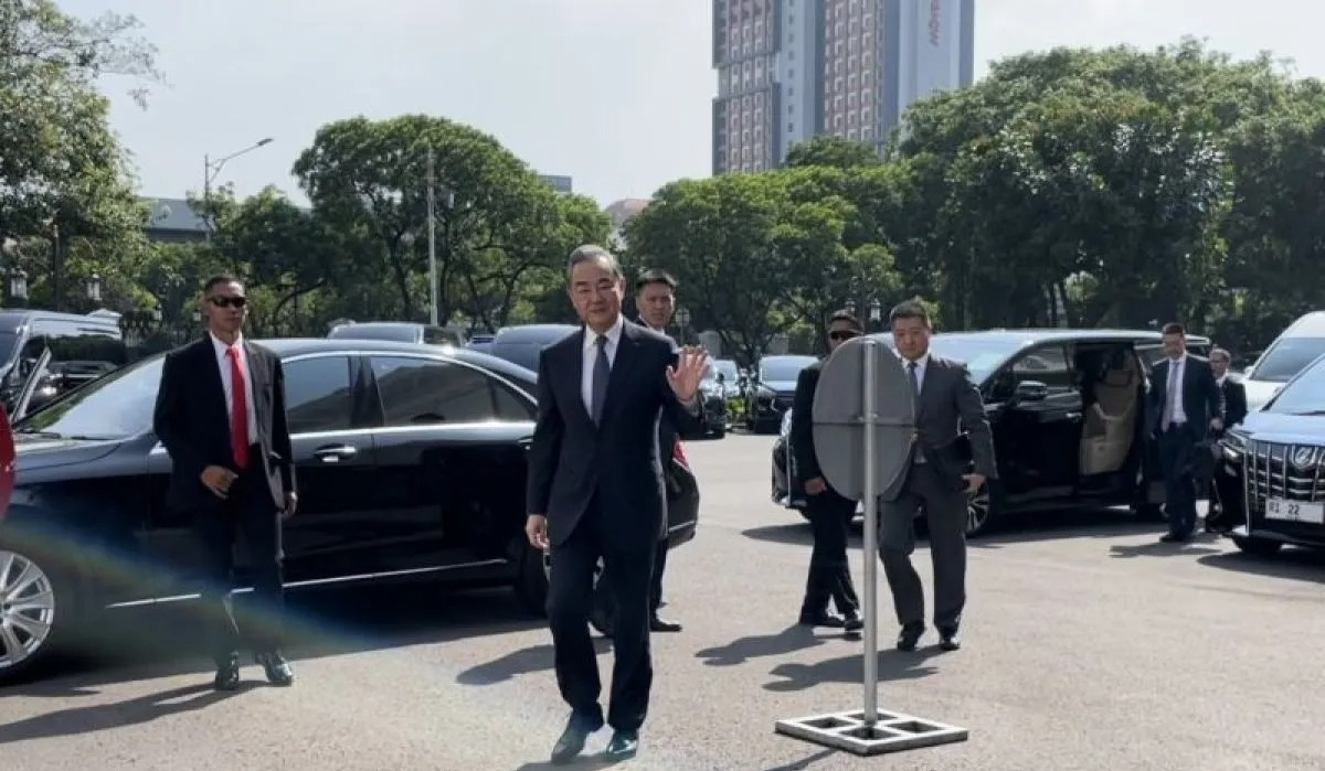 menlu china wang yi temui presiden jokowi di istana kepresidenan 72784