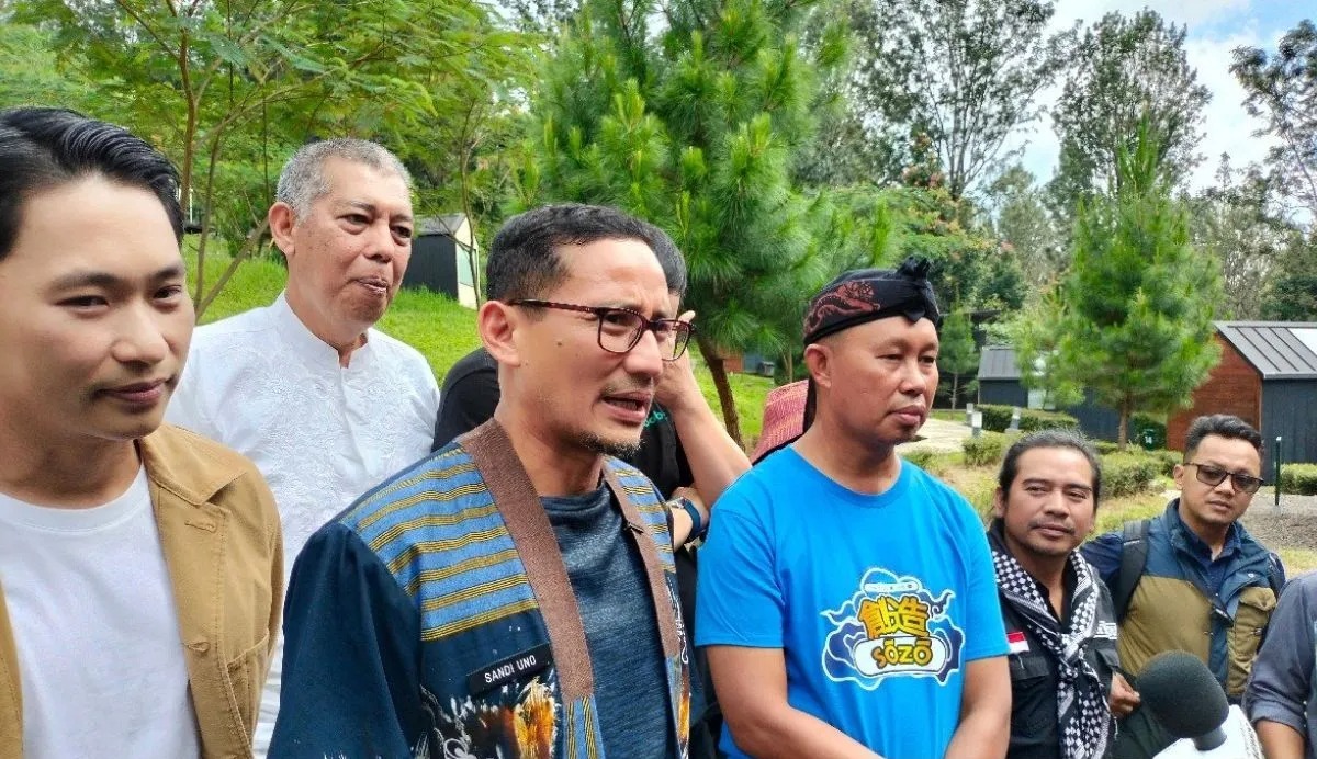 menparekraf sandiaga uno sampaikan duka atas kecelakaan beruntun di km 58 tol japek 72378