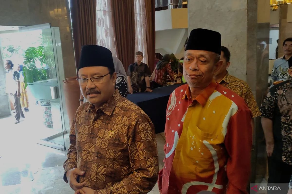 mensos pastikan warga miskin yang kerja di dapur mbg tetap terima bansos 83616