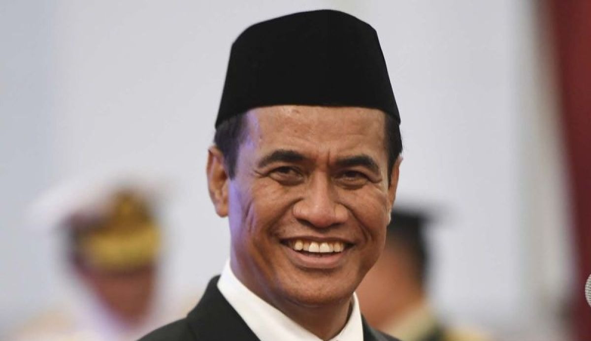 mentan amran tambah jumlah pengadaan pupuk jadi 955 juta ton di 2024 70761