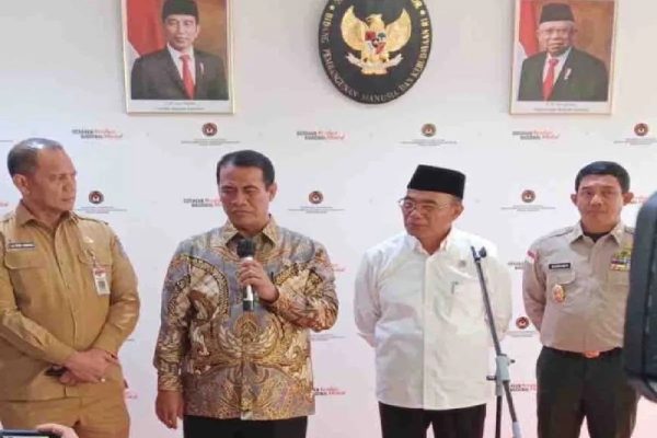 mentan dan menko pmk bersinergi bantu petani terdampak banjir 70396