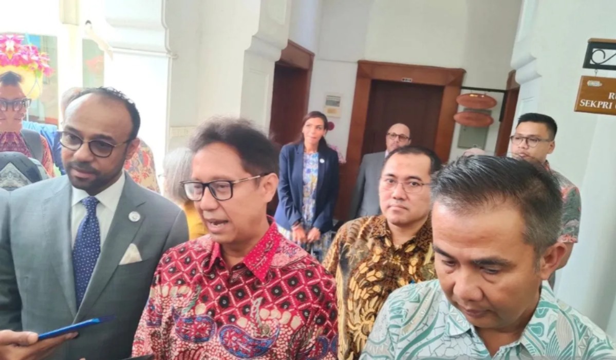 menteri kesehatan sebut pp terkait kesehatan belum akan direvisi meski dikritisi industri rokok 77200