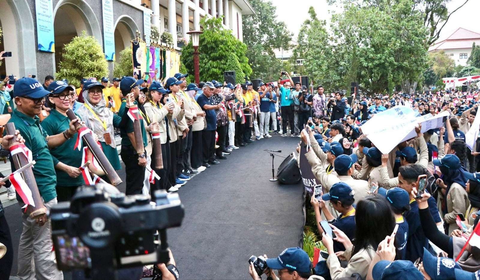 menteri pupr meminta mahasiswa aplikasikan ilmu pengetahuan untuk rakyat 75878