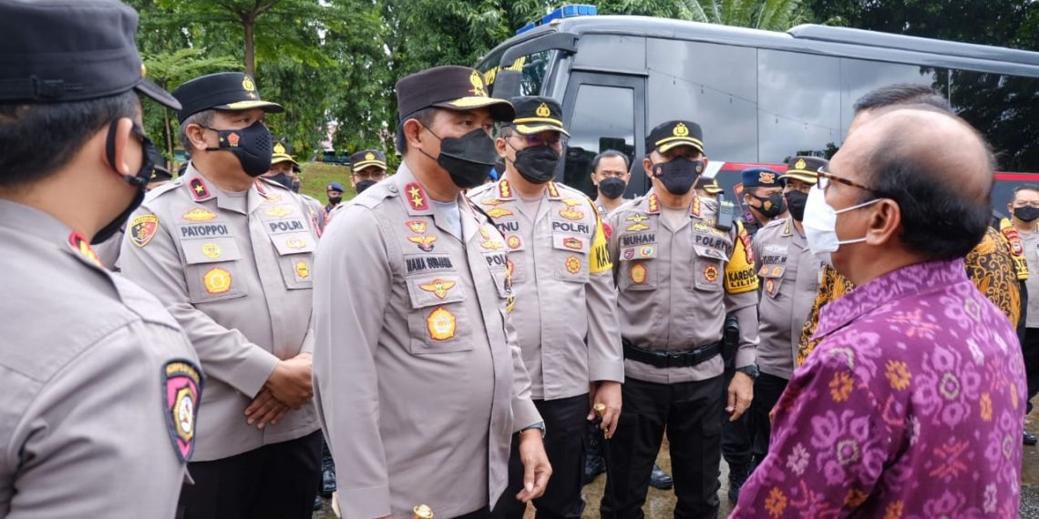 monitoring christmas worship in makassar south sulawesi police chief appreciates the implementation of covid 19 health protocol in the church 44630
