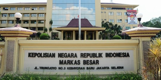 multi peran dijalani polri di masa pandemi 11409