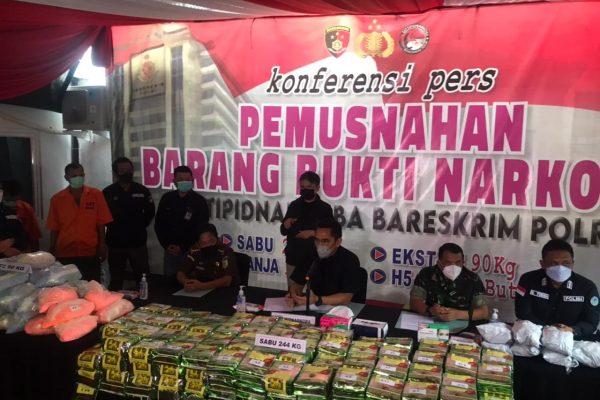 musnahkan barang bukti narkoba polri selamatkan 976 000 jiwa 17619